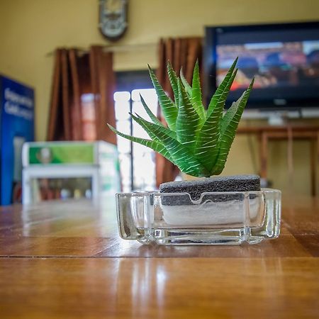 Kisoro Tourist Hotel Bagian luar foto