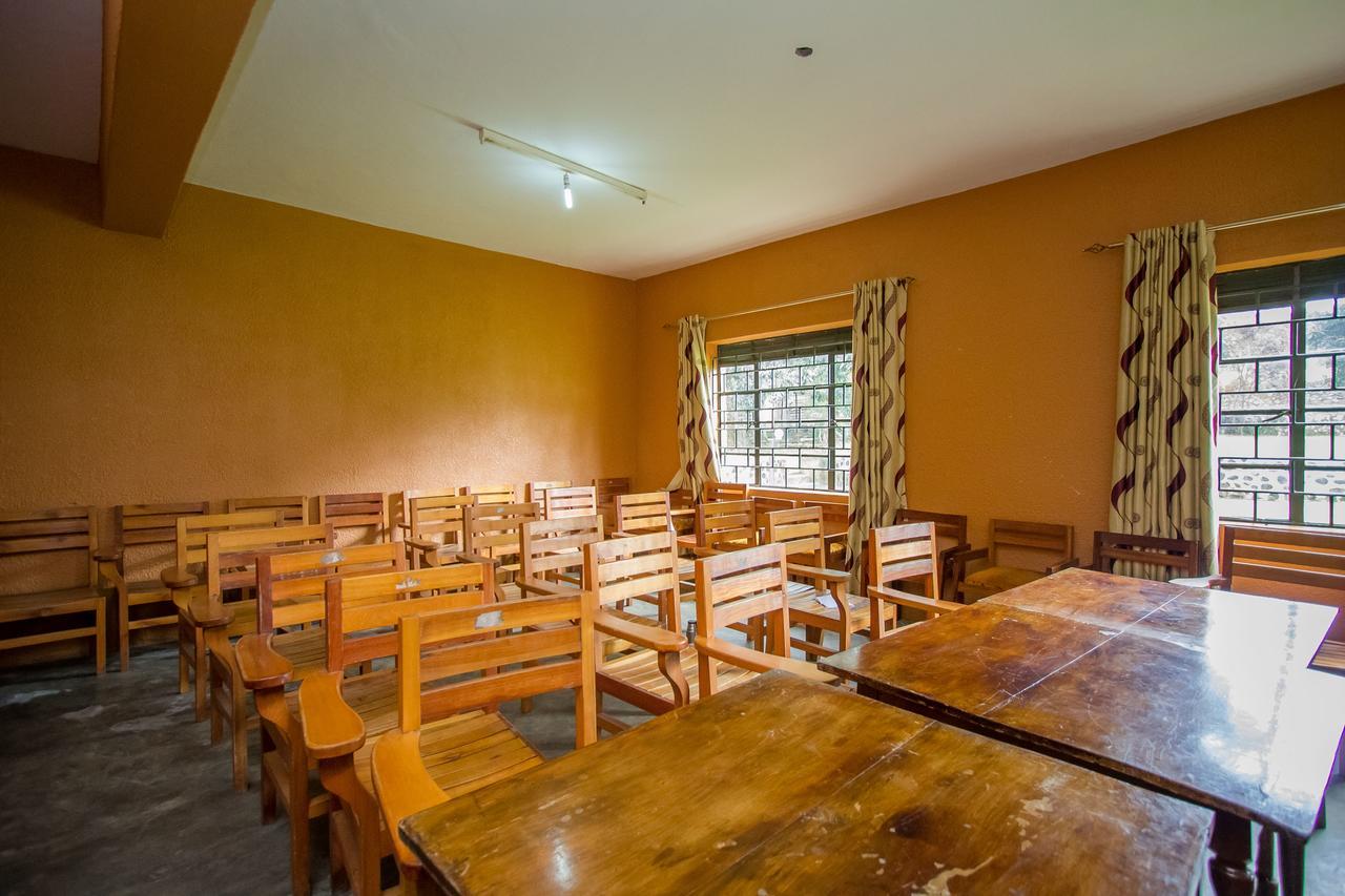 Kisoro Tourist Hotel Bagian luar foto