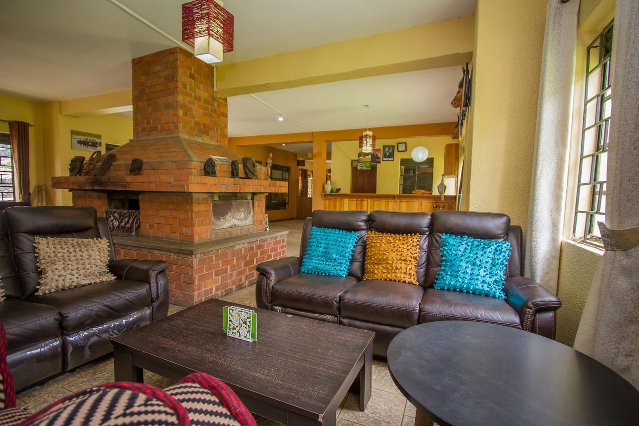 Kisoro Tourist Hotel Bagian luar foto