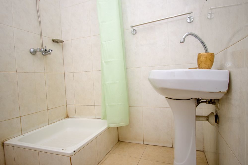 Kisoro Tourist Hotel Bagian luar foto